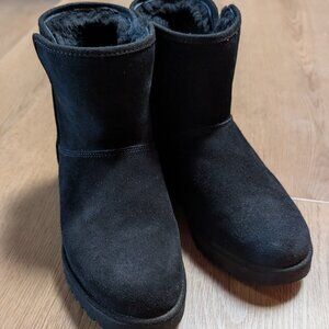 Uggs black short boots